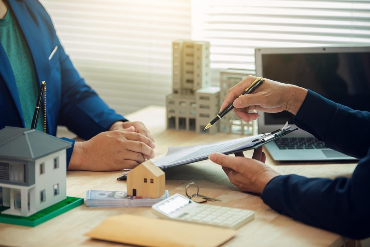 Home-insurance-or-mortgage-protection-concept_0_1200